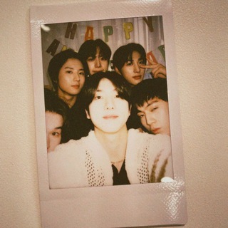 Логотип телеграм канала @justbonlyb — # shining boys, just b ! ✨