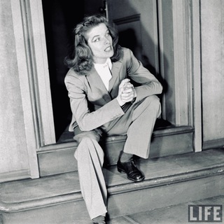 Логотип телеграм канала @k_hepburn — The World of Katharine Hepburn