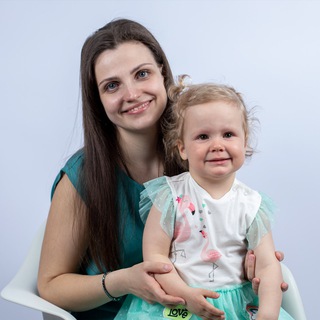 Логотип телеграм канала @katevikusya — 🙋🏻‍♀️Катя и Викуся👧🏼