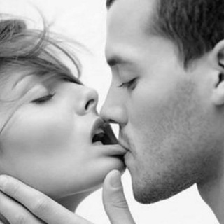 Telegram kanalining logotibi kissing_gif — GIF LOVE KISS