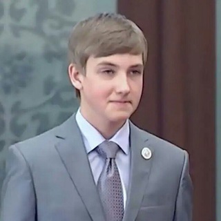 Логотип телеграм канала @kolyalukoshenka — Коленька Лукашенко
