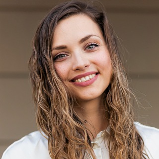 Логотип телеграм канала @kopiraitrisa — Копирайтрица Лена Беляченко