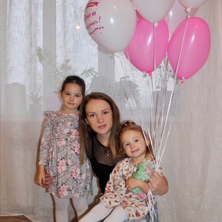 Логотип телеграм канала @kristina_obzor — 🌸Мама дочек🌸