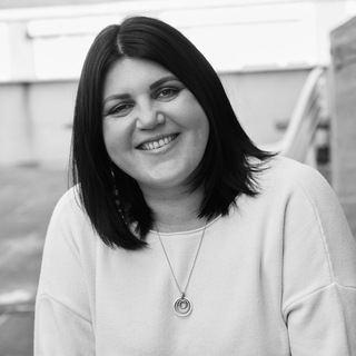 Логотип телеграм канала @ksu_help — Ксения Олейник Охуевшая женщина, которая гениально продает