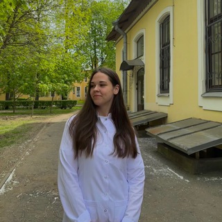Логотип телеграм канала @kutsaan — психология для самых маленьких ✍🏻