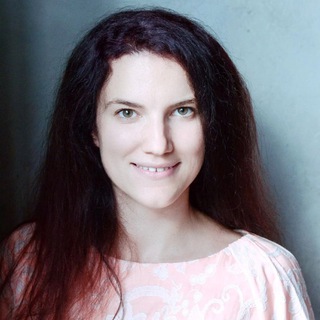 Логотип телеграм канала @kvestia — Влюбить в контент / Евгения Подчуфарова