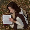 Логотип телеграм канала @lavieedemariee — by.medvedevaa🎧 ( книги и жизнь )