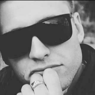 Логотип телеграм канала @led_rommm — Деревенский мачо (реальный ромашка😎)