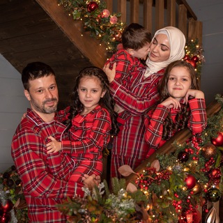 Логотип телеграм канала @lelymoly — Лёля & community (Inst @lelymoly)