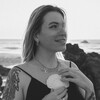 Логотип телеграм канала @lesslovemore — леся любит море | и психологию