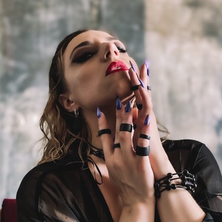 Логотип телеграм канала @lesyayurina — Леся Юрина