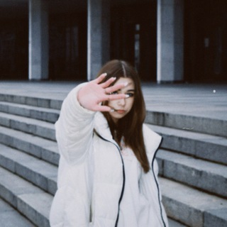 Логотип телеграм канала @lilmollyyy — sad girls club
