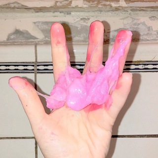 Логотип телеграм канала @lizaneveselova — невеселова