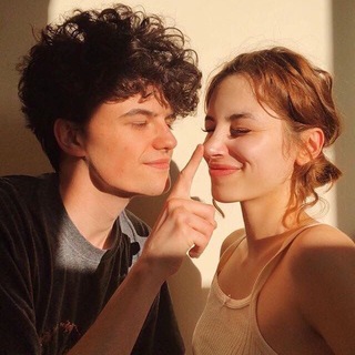 Логотип телеграм канала @lluviass — 𝐋𝐥𝐮𝐯𝐢𝐚🖤