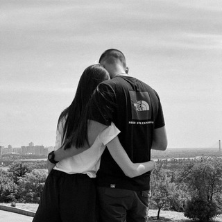 Логотип телеграм канала @lostparadiseheavens — `𝐇 𝐄 𝐀 𝐕 𝐄 𝐍 ️