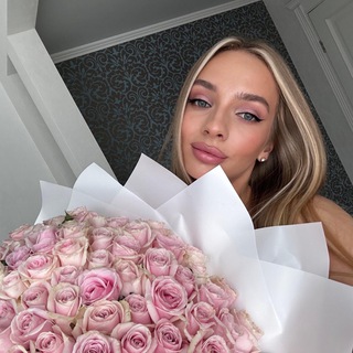 Логотип телеграм канала @lotsofkissess — Lots of kisses, L.🤍