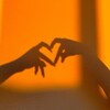 Логотип телеграм канала @loveubelieve — я верю в любовь ♡