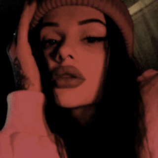 Логотип телеграм канала @lovevibesss — 𝙻𝙾𝚅𝙴 𝚅𝙸𝙱𝙴🍷| Ⲧⲣⲉⲕυ🎵|Ⲥⲟⲭⲣы😻