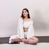Логотип телеграм канала @loveyourself_v — ЙОГА с Викой🌿Бережно к себе