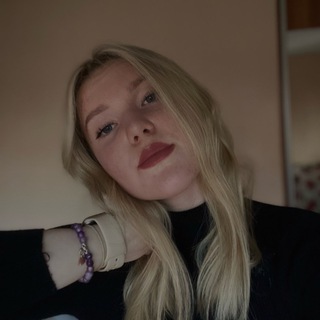 Логотип телеграм канала @luuuvvvvvv — 𝙸’𝚖 𝙿𝚘𝚕𝚢🍄