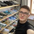 Логотип телеграм канала @makarovsneakers — КРОССОВКИ РОСТОВ