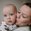 Логотип телеграм канала @mamodenmenya — Мам, одень меня нормально!