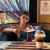 Логотип телеграм канала @margothereader — боксмастер и Маргарита