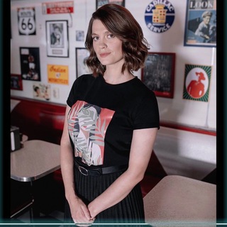 Логотип телеграм канала @marya_markova_standup — Мария Маркова | Женский стендап