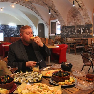 Логотип телеграм канала @maximfoodtravel — MAXIM|ЕДА|ПУТЕШЕСТВИE