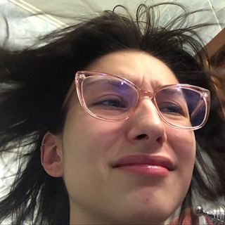 Логотип телеграм канала @maybeitisash — алёна опять сделала что