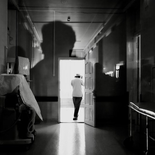 Логотип телеграм канала @mihaileremin_ru — Занимает