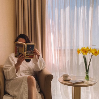Логотип телеграм канала @milena_books — MILENA.BOOKS