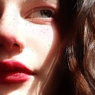 Логотип телеграм канала @mneeplevat — белое солнце