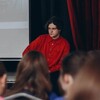 Логотип телеграм канала @molodoy_chemodan — чемодан со сказками
