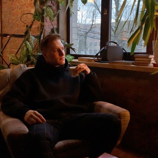 Логотип телеграм канала @molodoytalk — когда я был пастором.