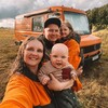 Логотип телеграм канала @moments_tmn — Салмина Маша ☀️