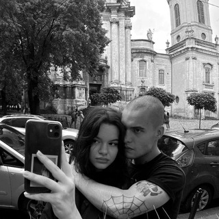 Логотип телеграм канала @mommyxswag — заново завоевать