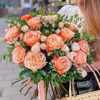 Логотип телеграм канала @moon_flower_boutique — moon.flower.boutique / Цветы Владимир