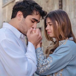 Логотип телеграм канала @moviieexx — 𝒎𝒐𝒗𝒊𝒊𝒆𝒆𝒙𝒙