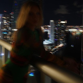 Логотип телеграм канала @mqwwwwk — лезвие по губам