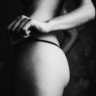 Логотип телеграм канала @nakedfeelins — Naked Feelings