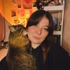 Логотип телеграм канала @namoeyknizhnoypolke — Влюбилась в злодея 🥀