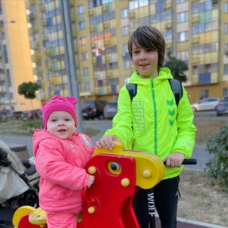 Логотип телеграм канала @nashy_deti_rastut — Наши дети растут