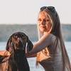 Логотип телеграм канала @nastyauarika — lifestyle блогер с охотником