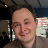 Логотип телеграм канала @naumov_mistakes — Наумов ошибается и шутит