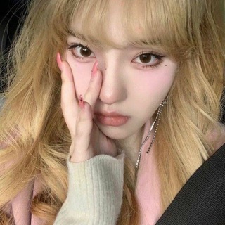 Логотип телеграм канала @nyashworld — Ȝʬ под сакурой ༄ ˚ .