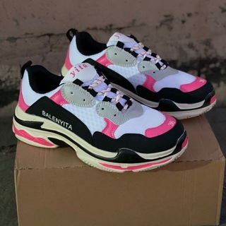 Логотип телеграм канала @obuvaikaryss — Обувь оптом