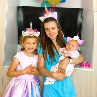 Логотип телеграм канала @oksipoksi_blog — Екатерина Толмачева, блог @oksi.poksi