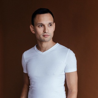 Логотип телеграм канала @oleg_restretch — Олег Умаров. Ярд на растяжке