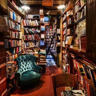 Логотип телеграм канала @onebookaweekproject — one book a week